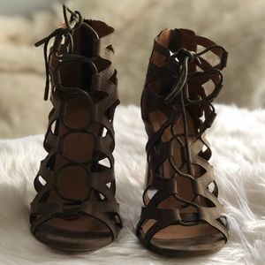 Bamboo Olive Green Strapless Heels